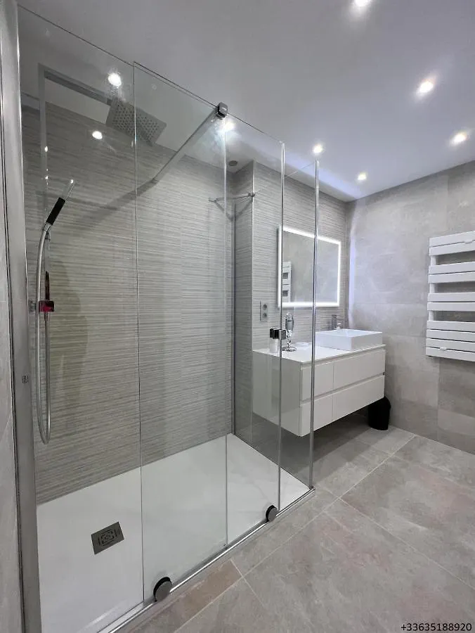 Magnifique Appartement Les Pieds Dans L'Eau A Nice Saint-Laurent-du-Var Apartment